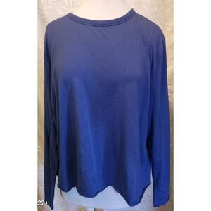 T45 Candace Cameron Bure navy athletic activewear long sleeved t shirt